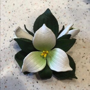 Lin Leather Lily Brooch Pin